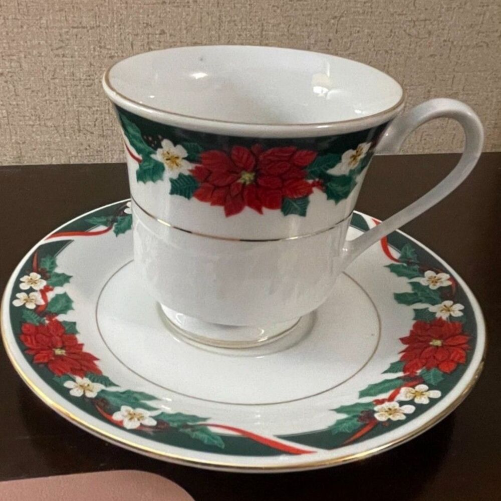 Tienshan "Deck the Halls" cup and saucer set